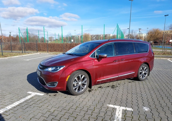 Chrysler Pacifica cena 109000 przebieg: 115000, rok produkcji 2017 z Żyrardów małe 79